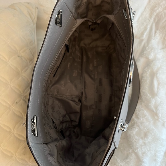 Michael Kors medium chain satchel - Picture 2 of 2